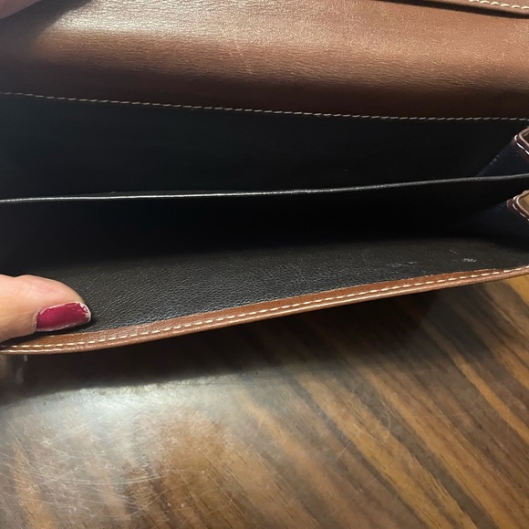 Gucci, Brown long snap wallet, tons of storage ! - Picture 5 of 10